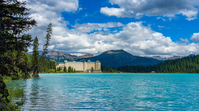 The Fairmont Chateau Lake Louise with the glacial Lake Louise.