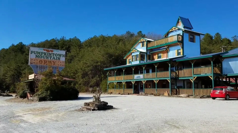 The Pumpkintown Mountain Opry building and sign in South Carolina
