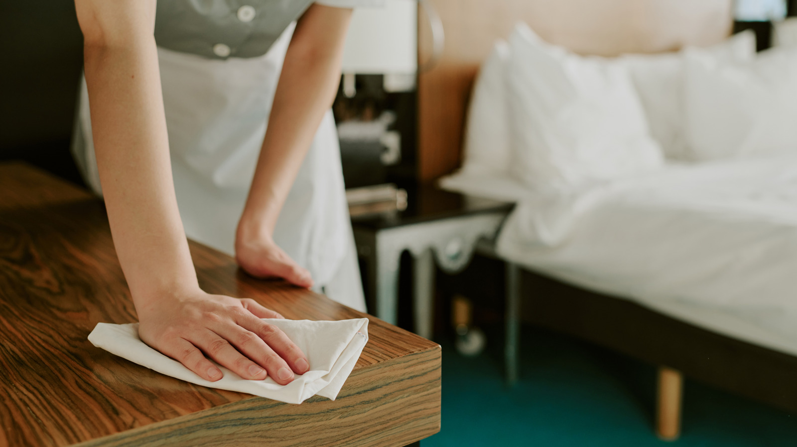 Hotel Employees Reveal The Worst Things They ve Ever Found Left Behind hotel-employees-reveal-the-worst-things-they-ve-ever-found-left-behind