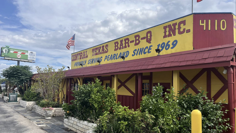 Central Texas barbecue in Pearland, near Houston