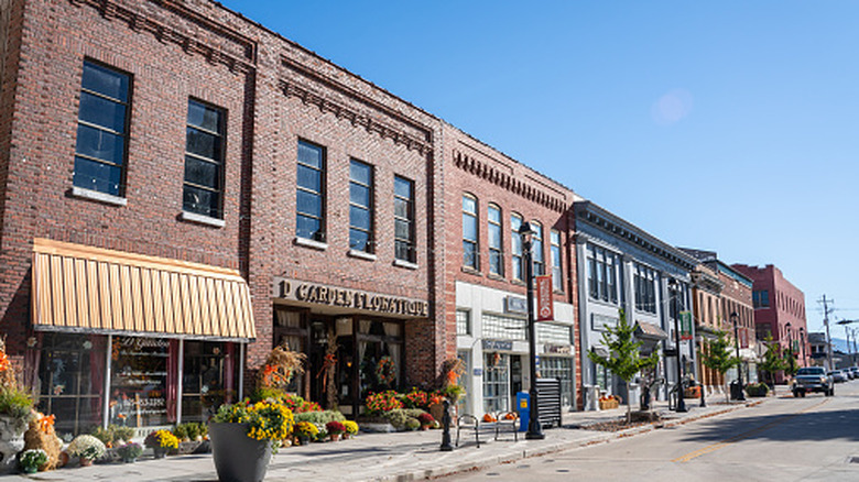 Cute high street stores in Sevierville, TN