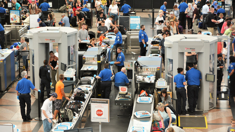 Long TSA lines at airport