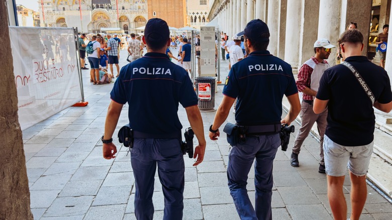 italian police in venice