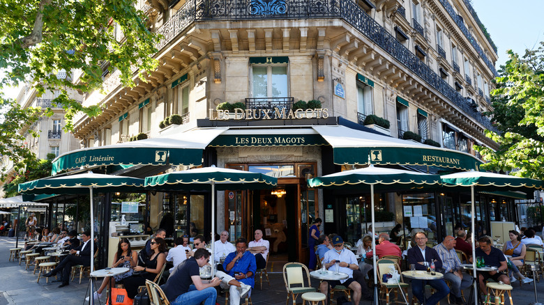 Outdoor diners at the famed Les Deux Magots, Paris