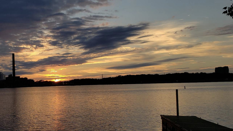 A sunset over Tom Madonia Park, Illinois