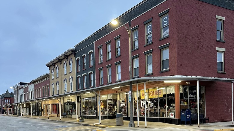 Street of antique shops in downtown Sandwich, Illinois