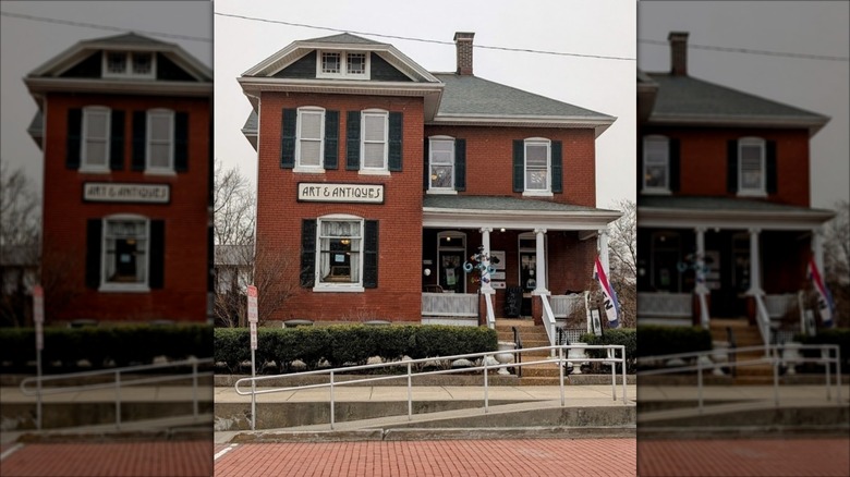 A historic building labeled Art & Antiques