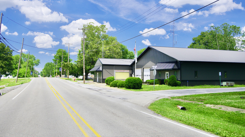 A street view in Cambria, Illinois in bright daylight