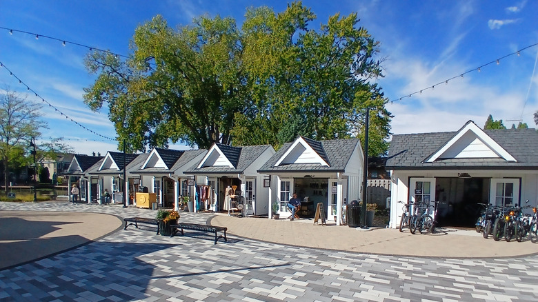Row of stores along McHenry Riverwalk Shoppes, Illinois