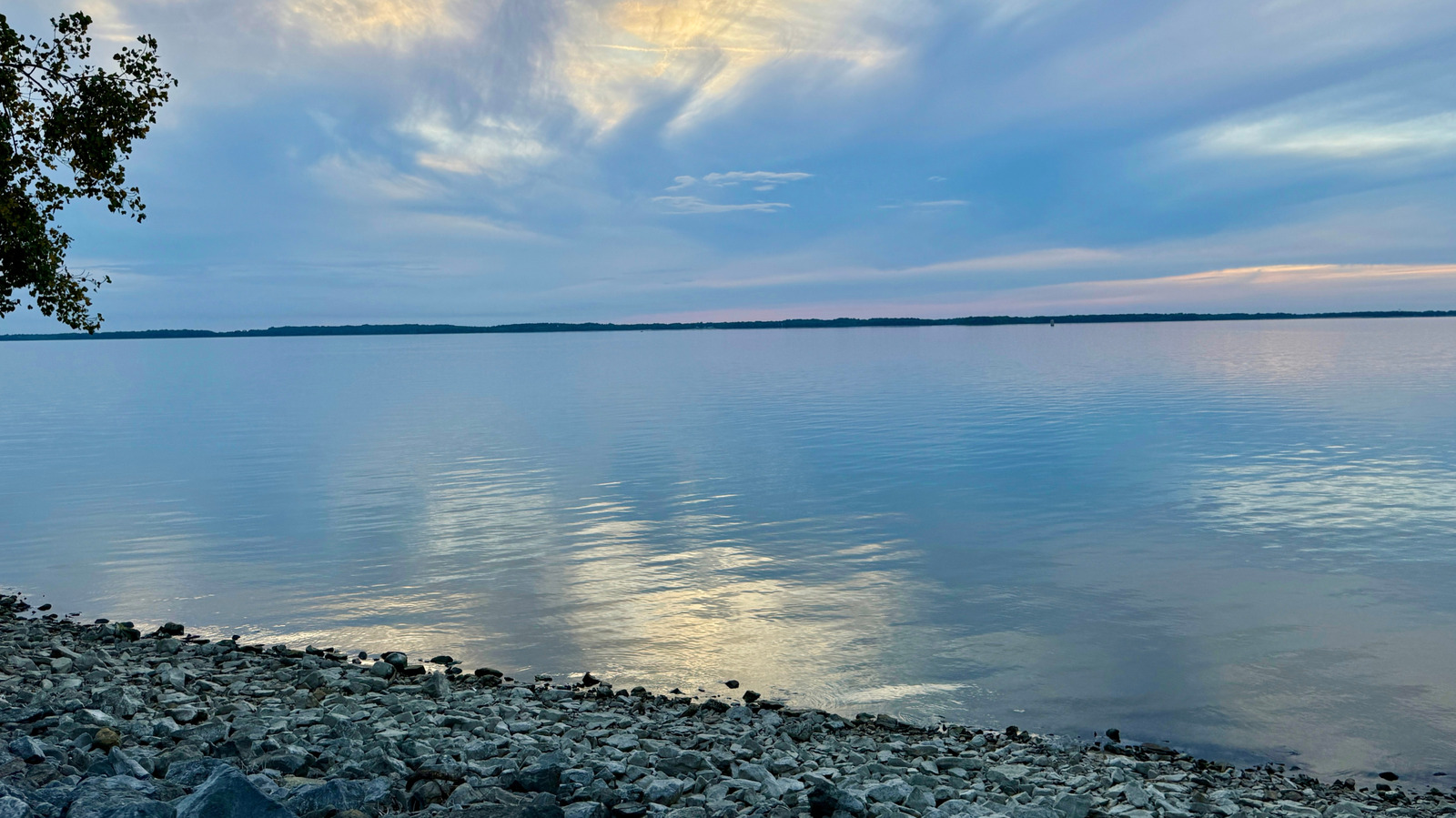 Illinois' Serene Lake State Park Is An Ideal St. Louis Day Trip For Scenic Fishing And Boating