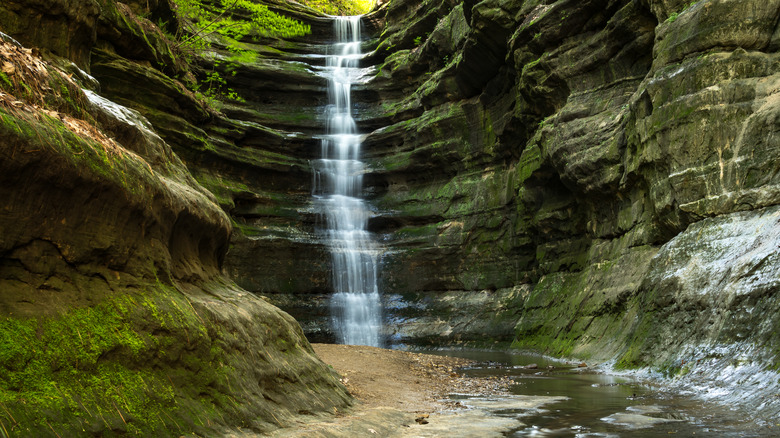 Waterfall in Starved Rock State Park