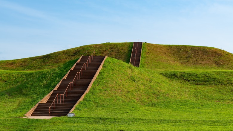 Cahokia Native Mounds in Illinois