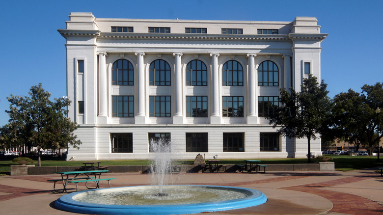 Barton County Courthouse in Great Bend, KS
