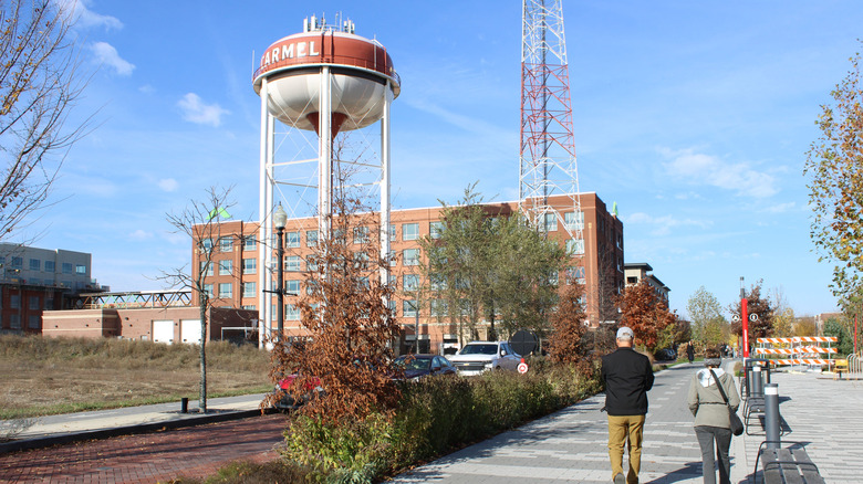 People walking on the Monon Greenway in Carmel