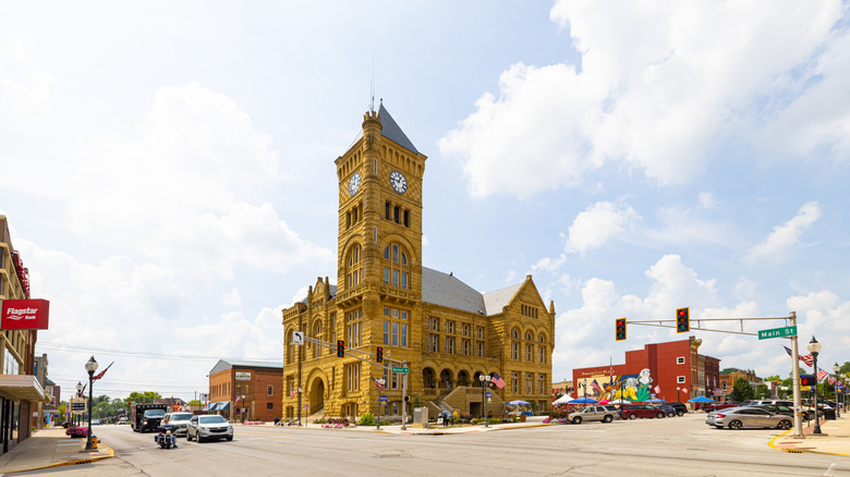 View of the courthouse in Bluffton, Indiana
