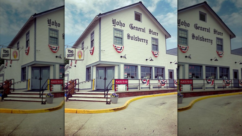 Facade of the Yoho General Store in Solsberry, Indiana