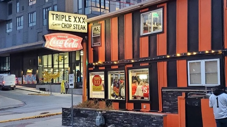 Triple XXX Family Restaurant in Indiana