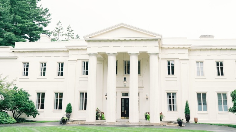 Front of historic Wadsworth Mansion