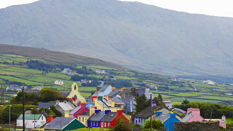 Colorful houses at the Beara Peninsula