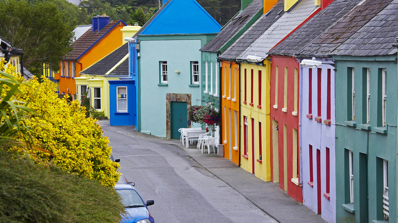 One of the colorful towns at the Beara Peninsula