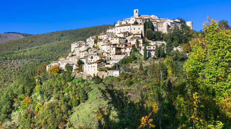 Labro town on hill
