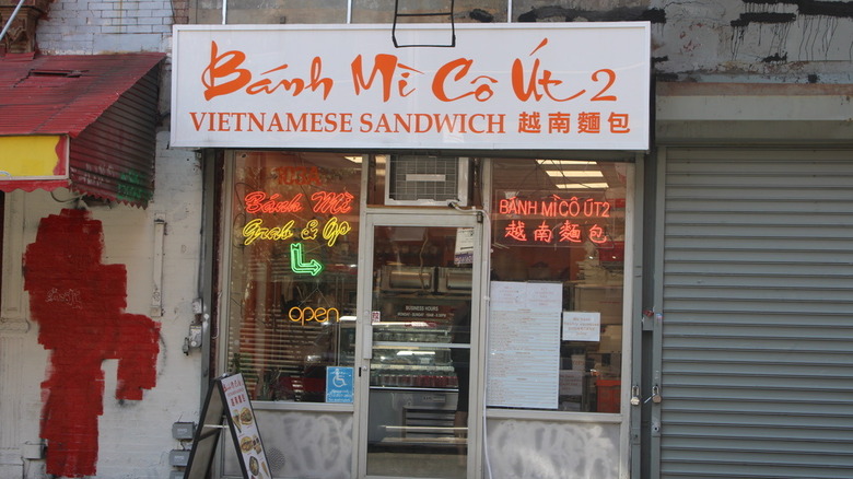 Banh Mi Co Ut entrance
