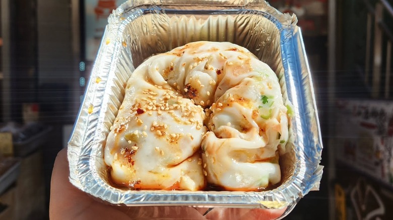 Steamed rice roll