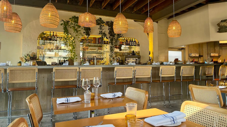 Othello restaurant interior