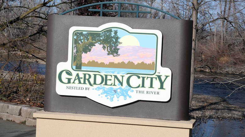 A sign for Garden City along the Boise Greenbelt