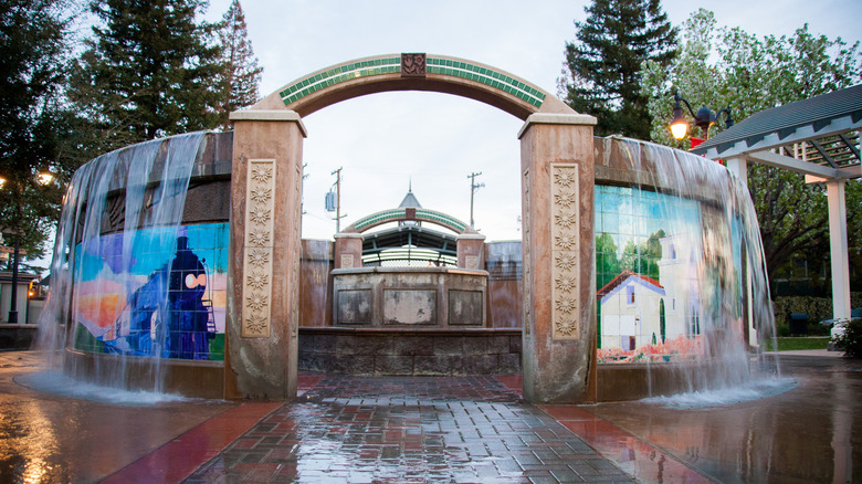 This is a photo of the public art on the central Shafter fountain in Shafter, California