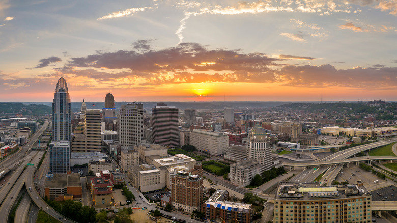 A wide overview photo of Cincinnati