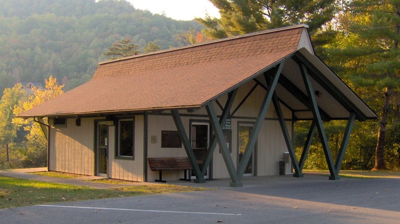 The visitor center at Indian Mountain State Park, Tennessee