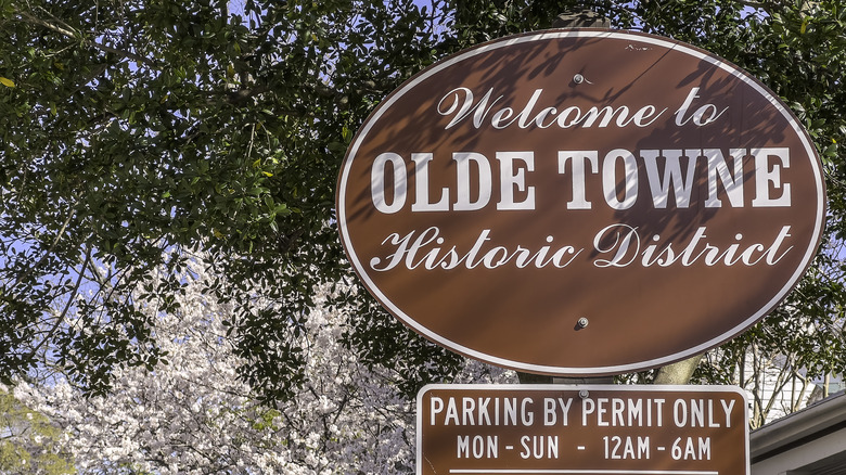 Welcome to Olde Towne Portsmouth sign