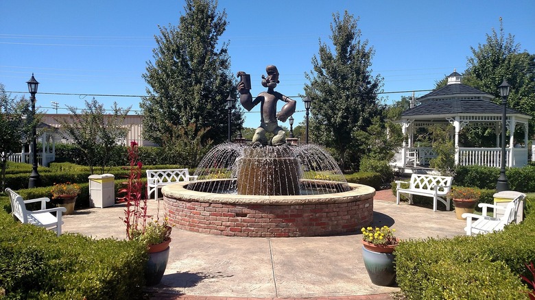 Popeye statue in Alma, Arkansas