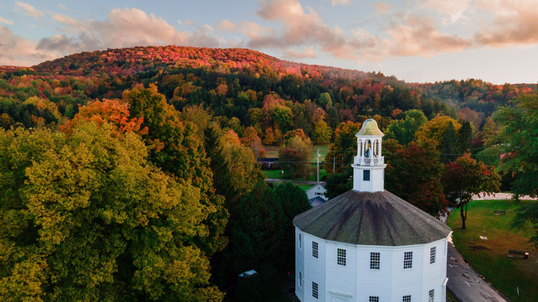An overhead view Old Round Church in Richmond, Vermont