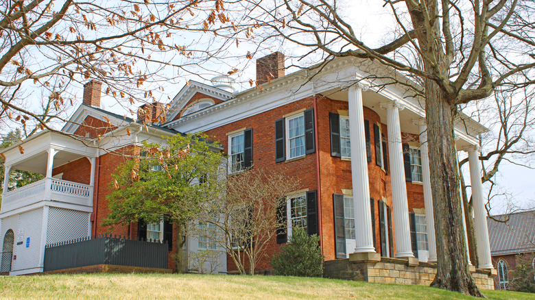 The Georgian Museum in Lancaster, Ohio, made of red bricks