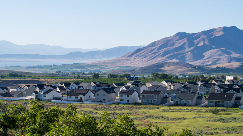 View of residential buildings in Santaquin, Utah