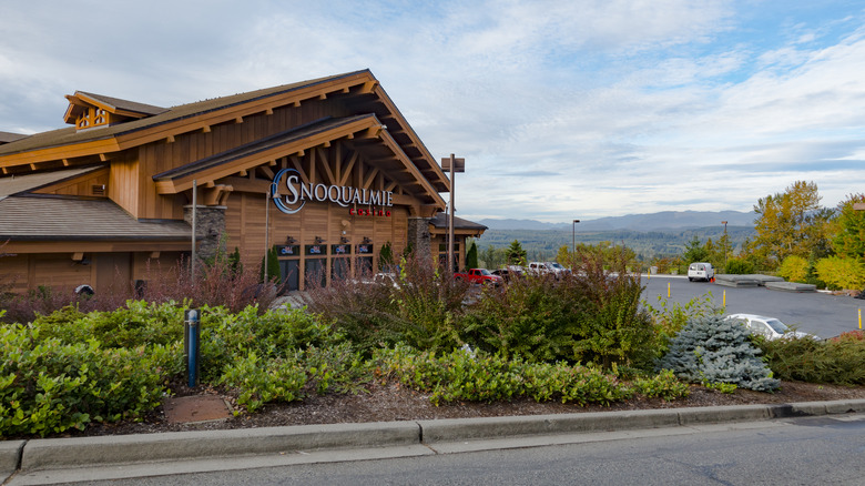 The front entrance of the Snoqualmie Casino and Hotel
