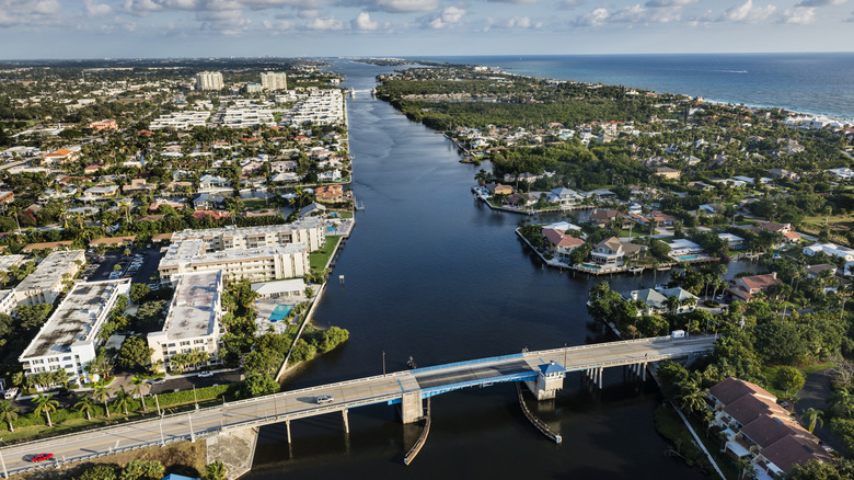 Homes along the Intracoastal highway in Florida