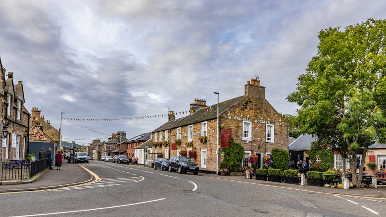 The village of Roslin has a fascinating history, a famous chapel, and castle ruins