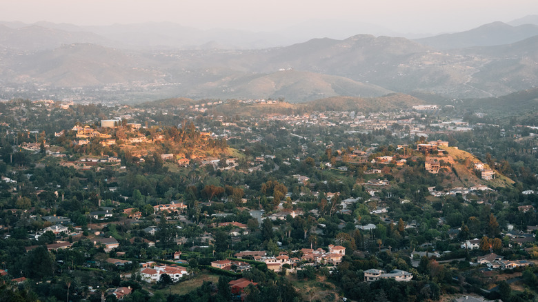 picture of views from Mt. Helix looking down into La Mesa and El Cajon