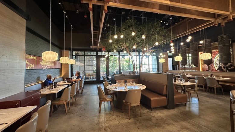 Interior of China Mama at Palace Station