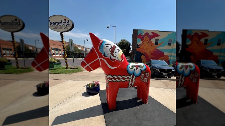 Dala horse statue in Lindsborg, Kansas