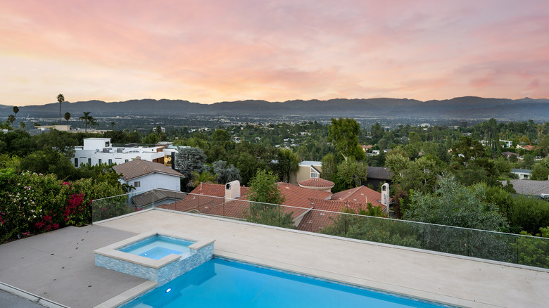 Luxury home with pool and panoramic views in Encino, CA