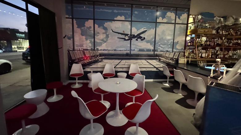 The airport lounge in Aviator Melrose