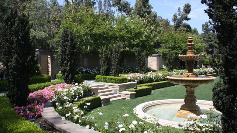 Greystone Mansion garden