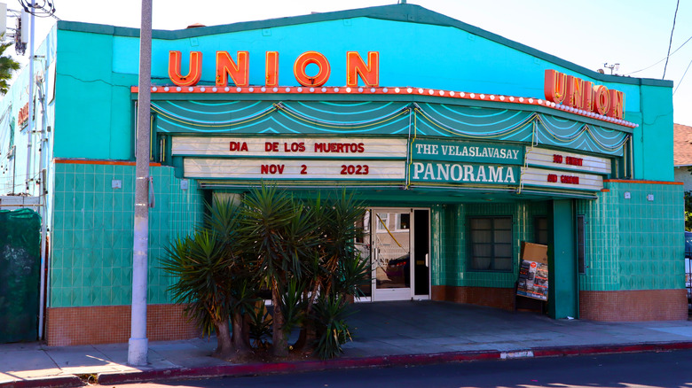 outside of Velaslavasay Panorama