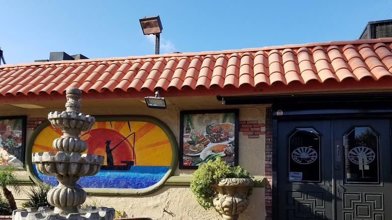 Exterior of El Pescador