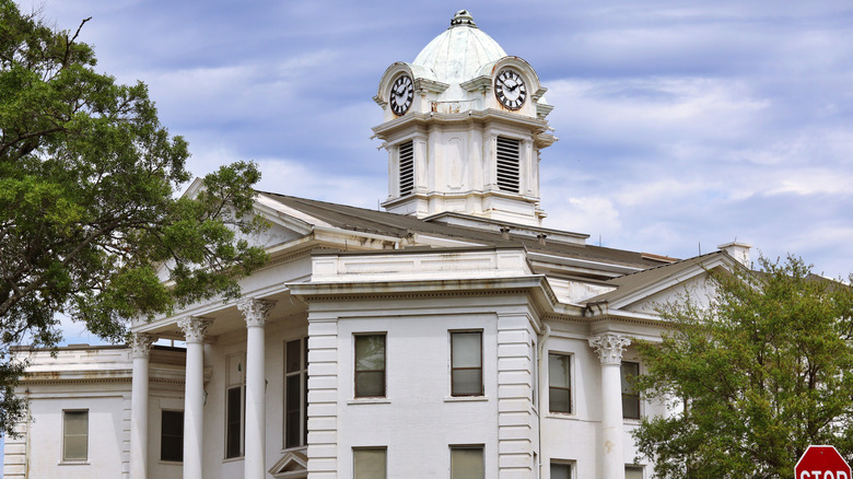 View of the Vernon Parish Courthouse in Leesville, Louisiana