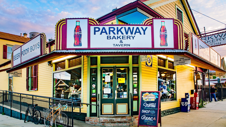 exterior of Parkway Bakery in New Orleans